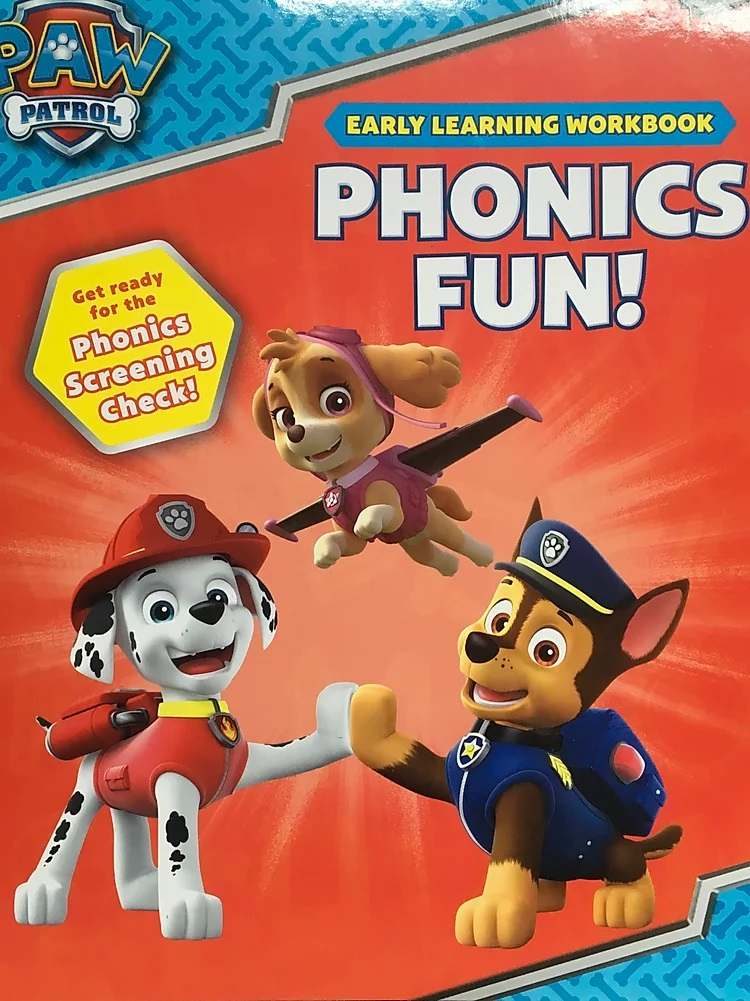 Phonics Fun with Paw Patrol Early learning workbook