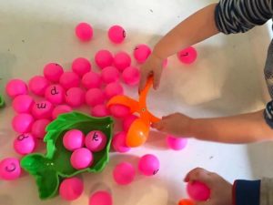 Phonics ping pong phase 2, 3a or 3b lettered balls and 1 catcher - Gallery 1